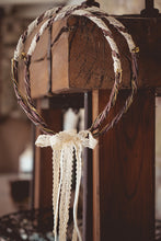 Φόρτωση εικόνας στο εργαλείο προβολής Συλλογής, Ξύλινα στέφανα γάμου με μπρούτζινη διακόσμηση
