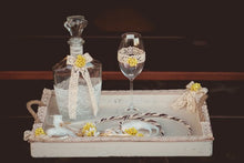 Φόρτωση εικόνας στο εργαλείο προβολής Συλλογής, 47α Σετ γάμου δίσκος-καράφα-ποτήρι με διακόσμηση

