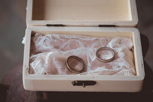 Laden Sie das Bild in den Galerie-Viewer, 8 Ringbox
