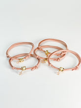 Laden Sie das Bild in den Galerie-Viewer, Armbänder für Taufgäste O58
