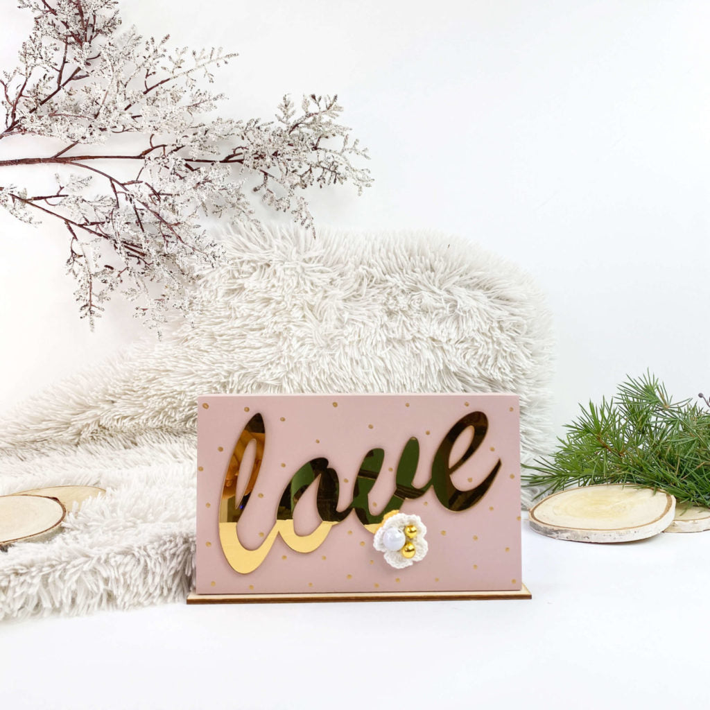 Ξύλινη Πλακέτα Love